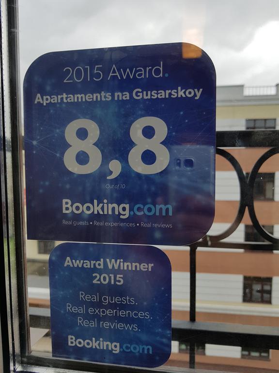 Apartaments Na Gusarskoy Poesjkin Buitenkant foto